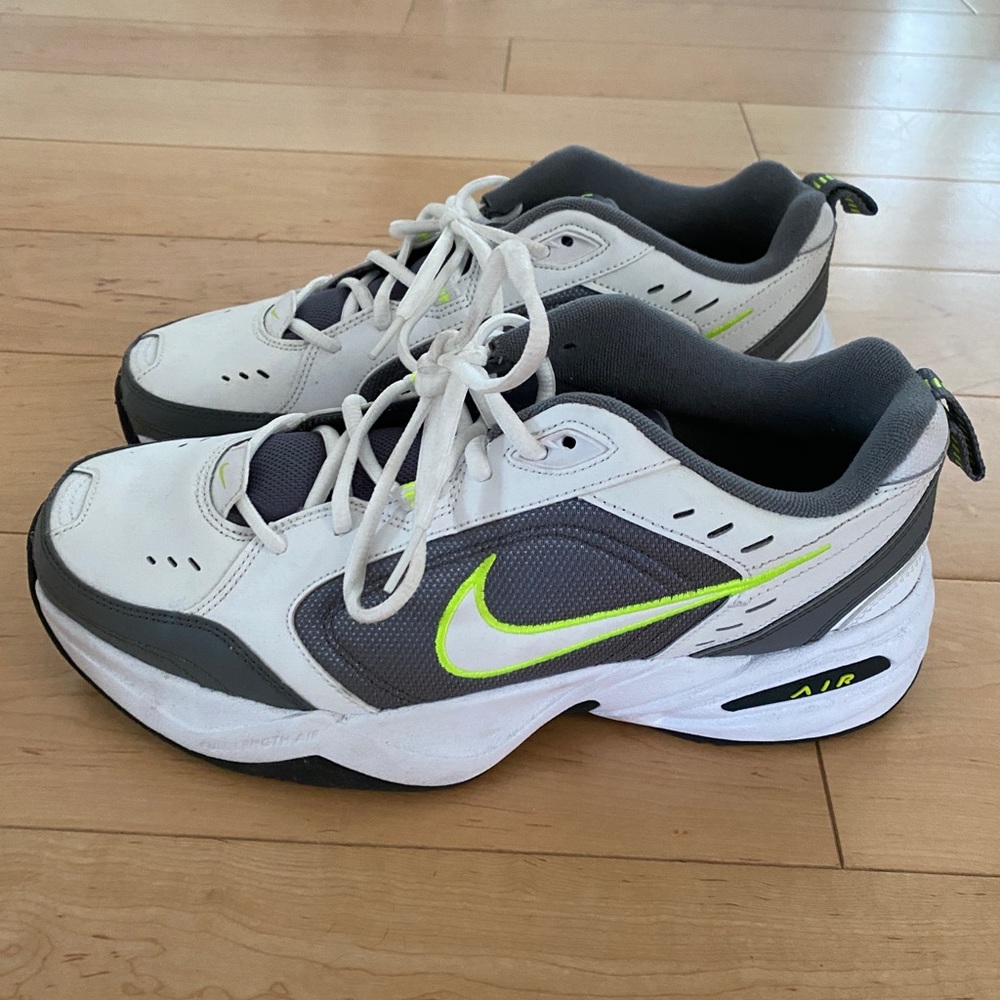 Nike Mens Air Monarch IV Shoes Sneakers Size 10 barely used